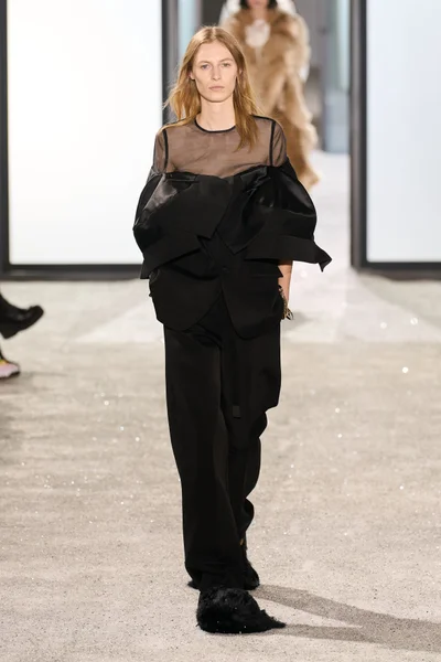 Look 37